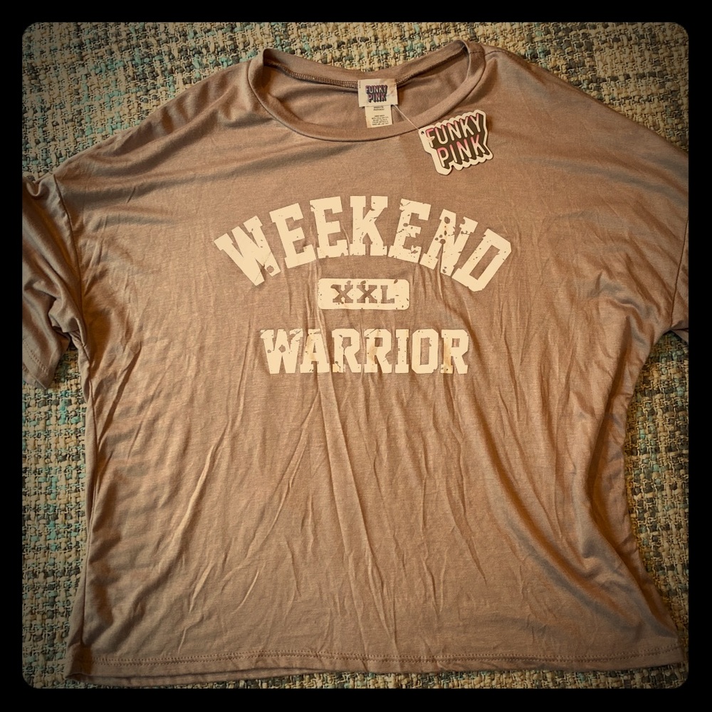 🌟 Comfy oversize tee. Weekend Warrior.